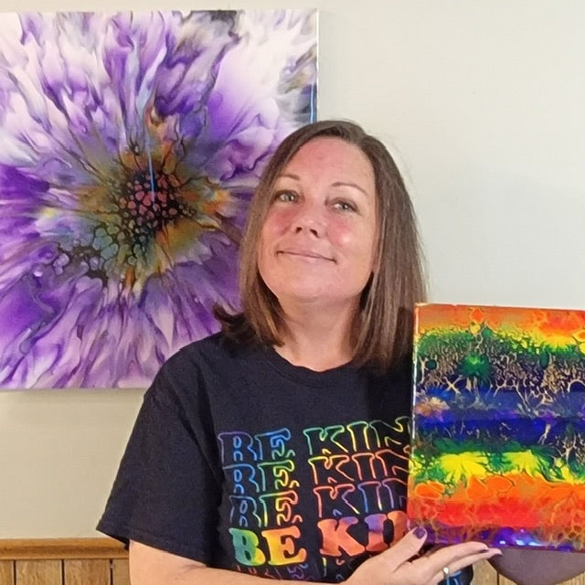 Interview with Andrea Pickard: Fluid Art and Positivity Master
