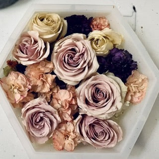 6 Tips for Perfectly Preserving Dried Flowers in Resin